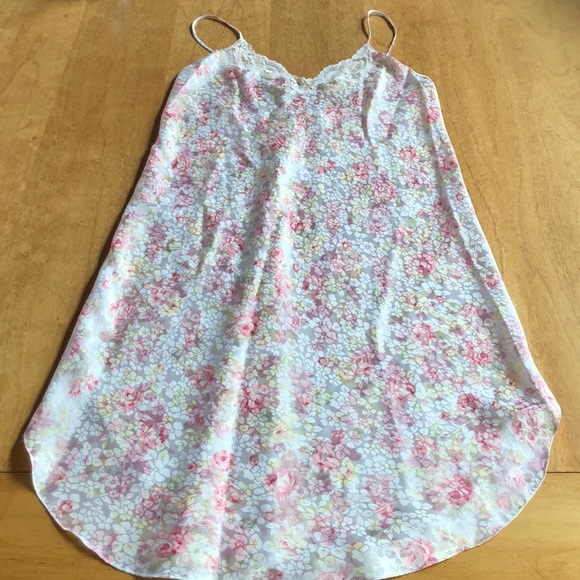 Floral patterned slip and robe - Picture 1 of 2